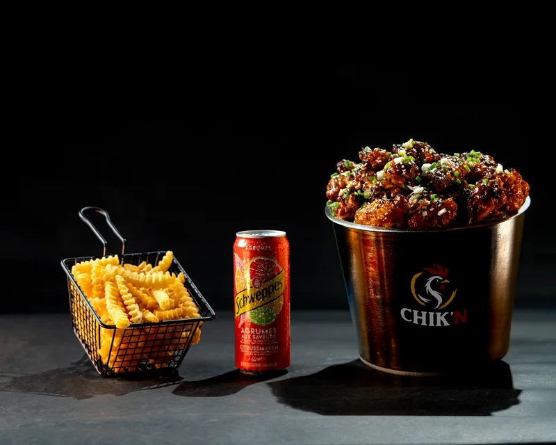 Wings braisées CHIK’N en bucket, avec frites et boisson